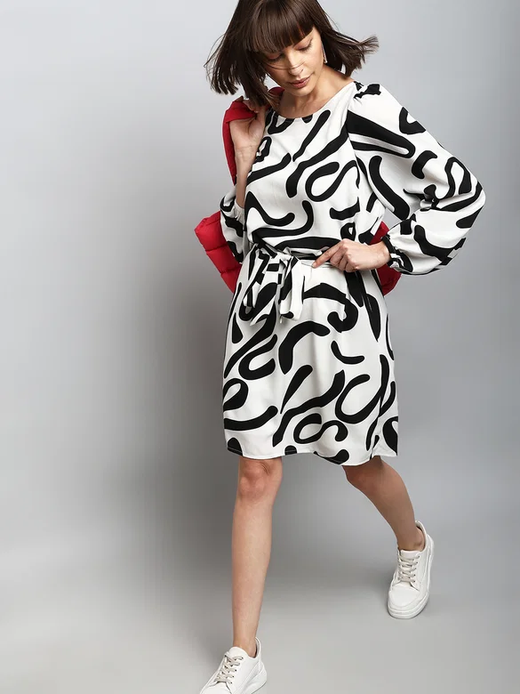 WHITE DOODLE PRINT SHIFT DRESS