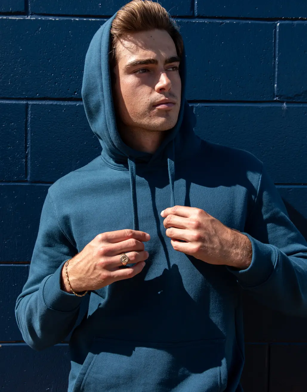 PLAIN BASIC ORGANIC HOODIE IN MAJOLICA BLUE