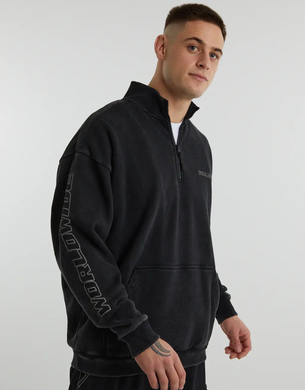 WORLDWIDE ZIP UP OVERSIZED SWEAT IN WASHED BLACK